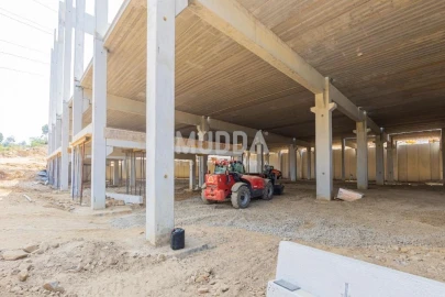 Armazém para Arrendamento em Chave