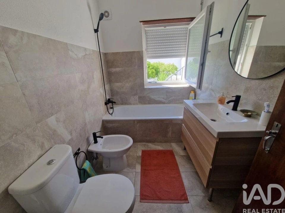 Moradia T4 para Venda em Peral Foto 19