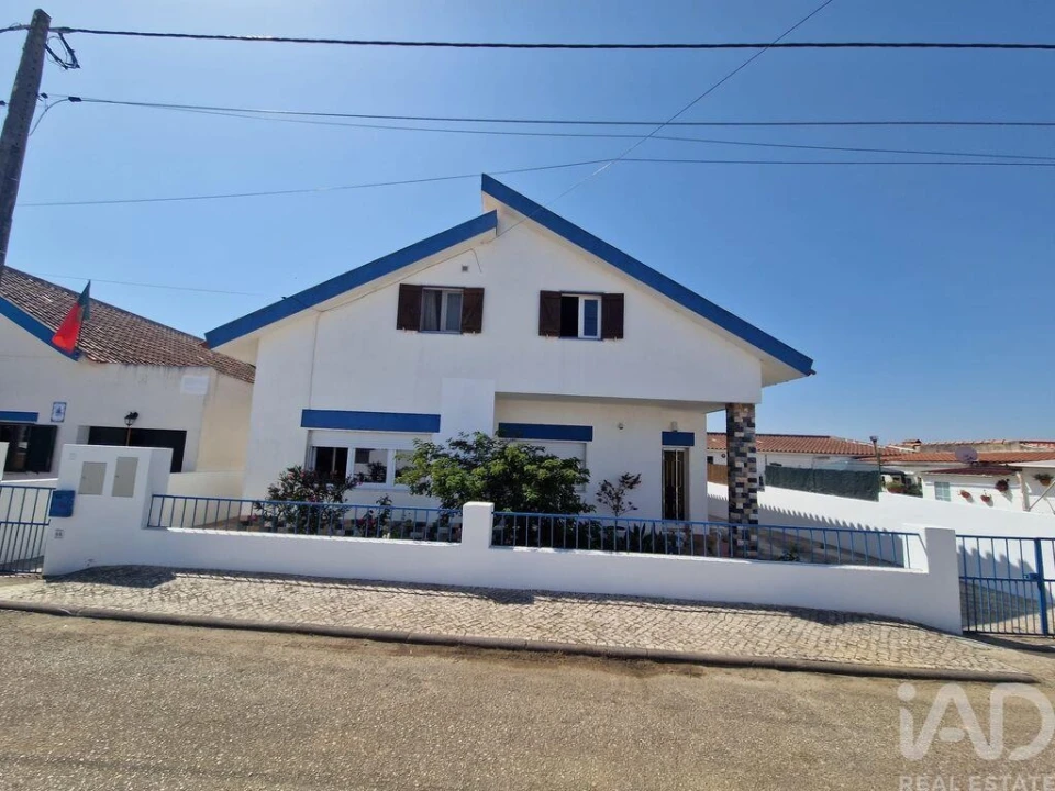 Moradia T4 para Venda em Peral Foto 2