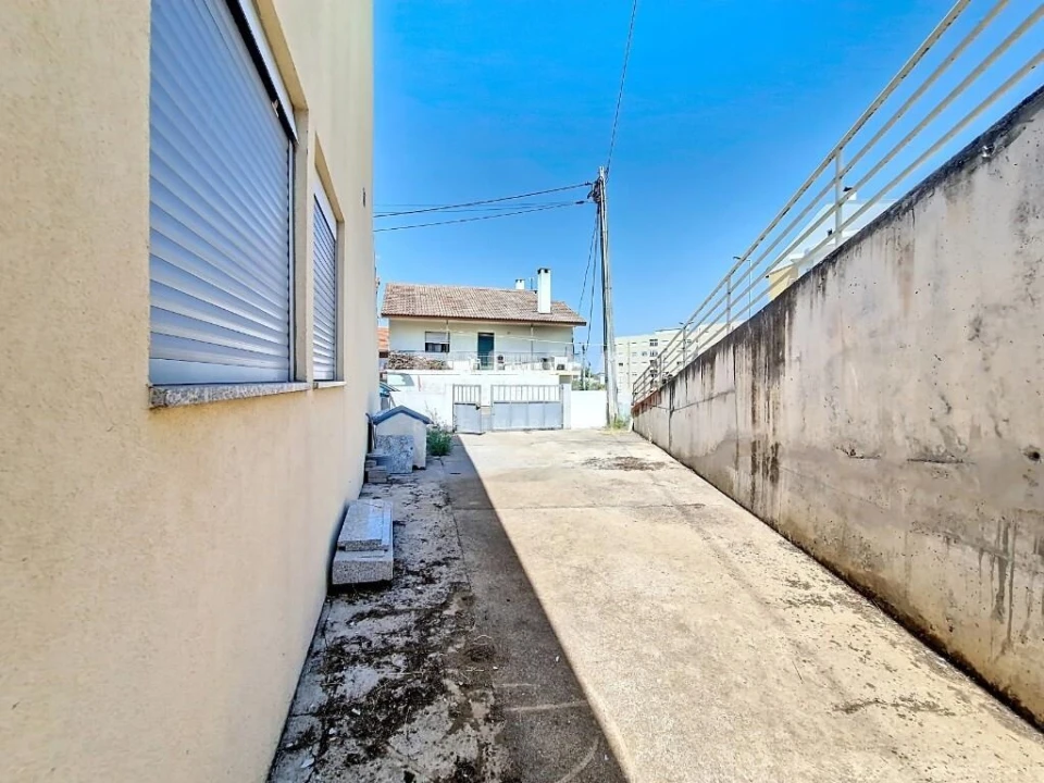 Moradia T3 para Venda em Sé, Santa Maria e Meixedo Foto 9