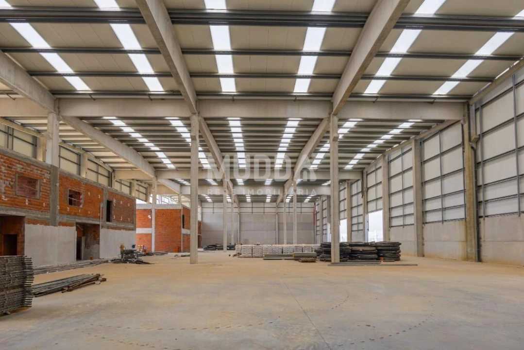 Armazém para Arrendamento em Chave Foto 13