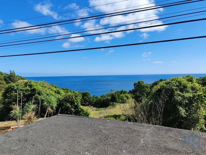 Moradia T5 para Venda em Lajes do Pico Foto 10