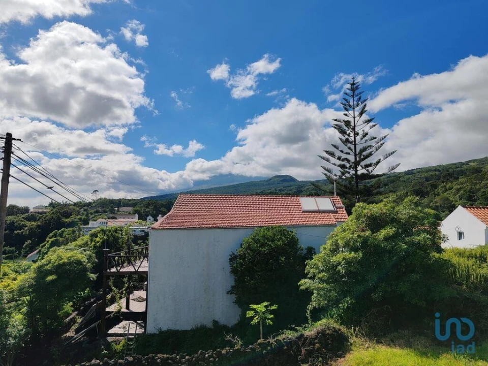 Moradia T5 para Venda em Lajes do Pico Foto 9