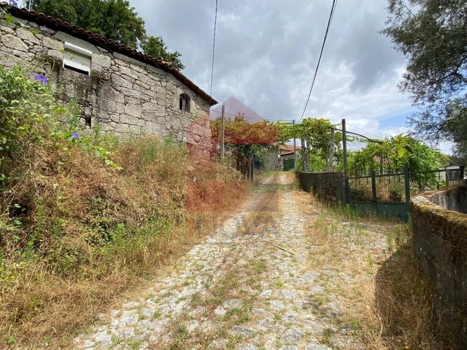 Moradia T1 para Venda em Valbom (São Pedro), Passô e Valbom (São Martinho) Foto 29