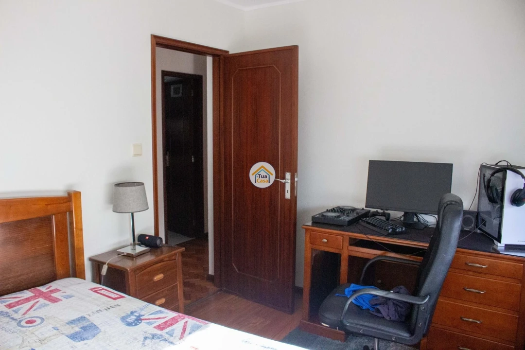 Moradia T5 para Venda em Nogueira e Silva Escura Foto 25