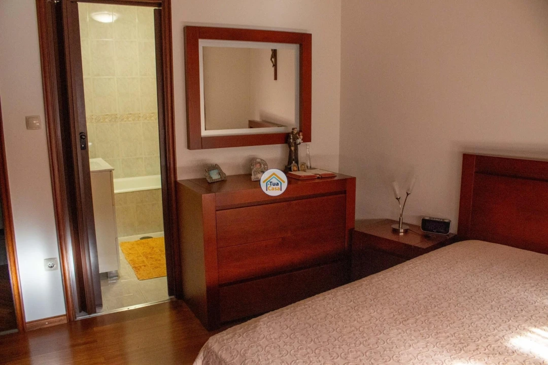 Moradia T5 para Venda em Nogueira e Silva Escura Foto 18