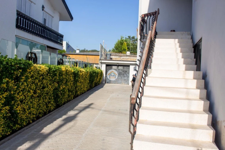 Moradia T5 para Venda em Nogueira e Silva Escura Foto 5