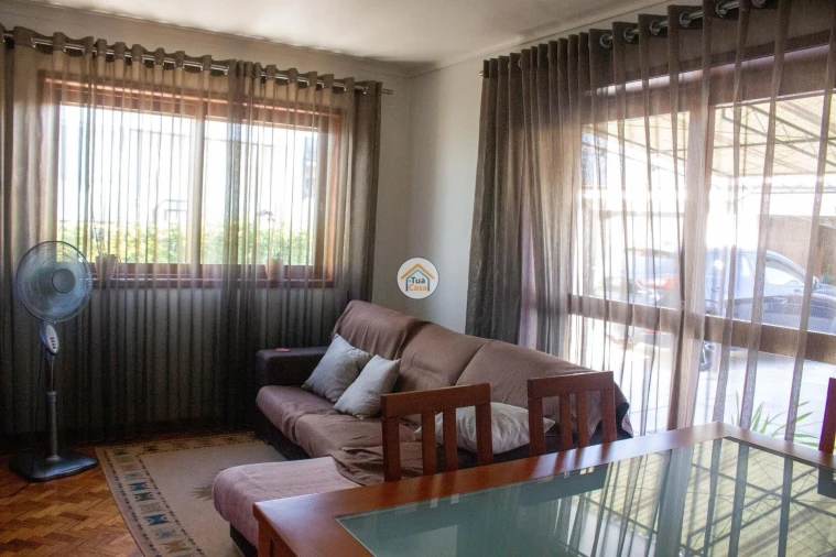 Moradia T5 para Venda em Nogueira e Silva Escura Foto 12