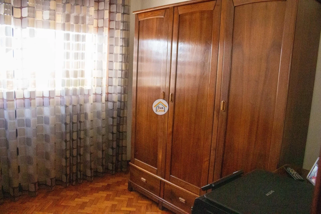 Moradia T5 para Venda em Nogueira e Silva Escura Foto 31