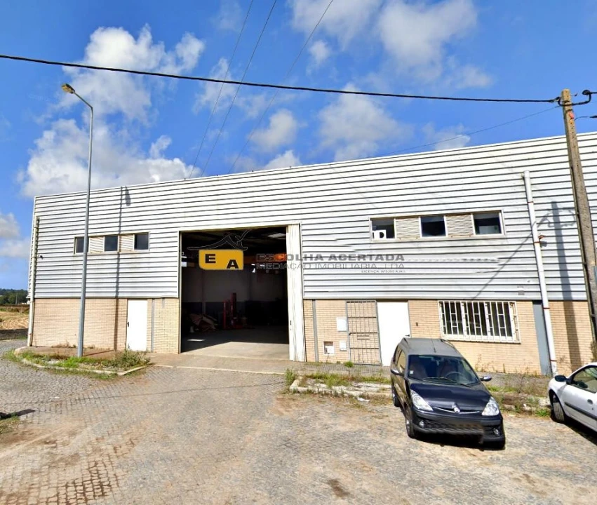 Armazém para Venda em Vilar e Mosteiró Foto 1