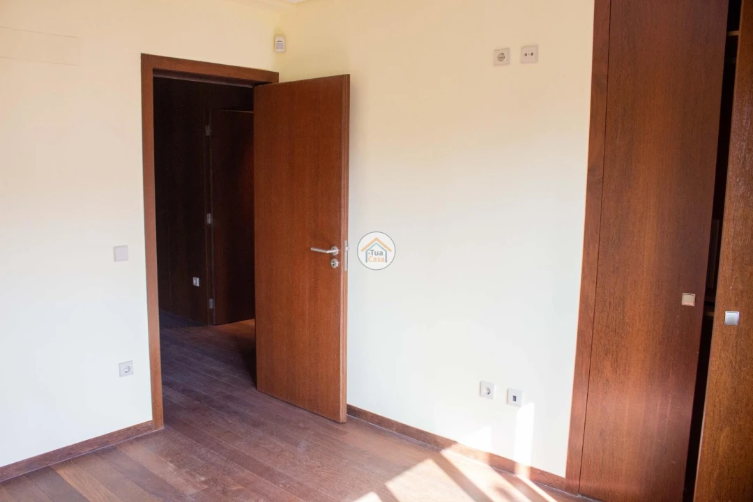 Moradia T4 para Venda em Mafamude e Vilar do Paraíso Foto 15
