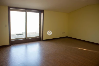 Moradia T4 para Venda em Mafamude e Vilar do Paraíso