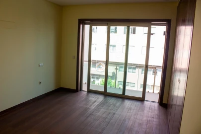 Moradia T4 para Venda em Mafamude e Vilar do Paraíso