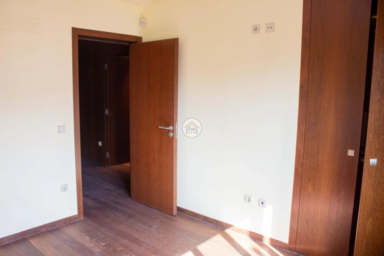 Moradia T4 para Venda em Mafamude e Vilar do Paraíso Foto 15