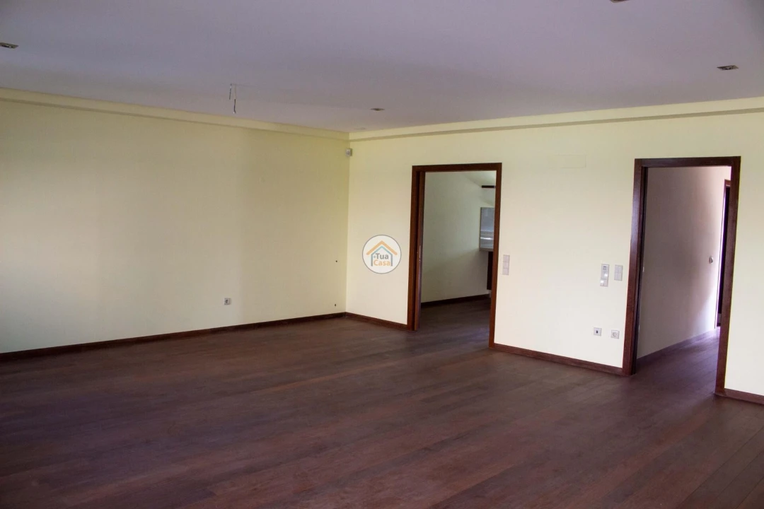 Moradia T4 para Venda em Mafamude e Vilar do Paraíso Foto 11