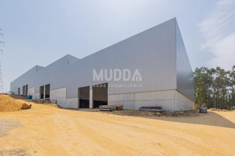 Armazém para Arrendamento em Chave