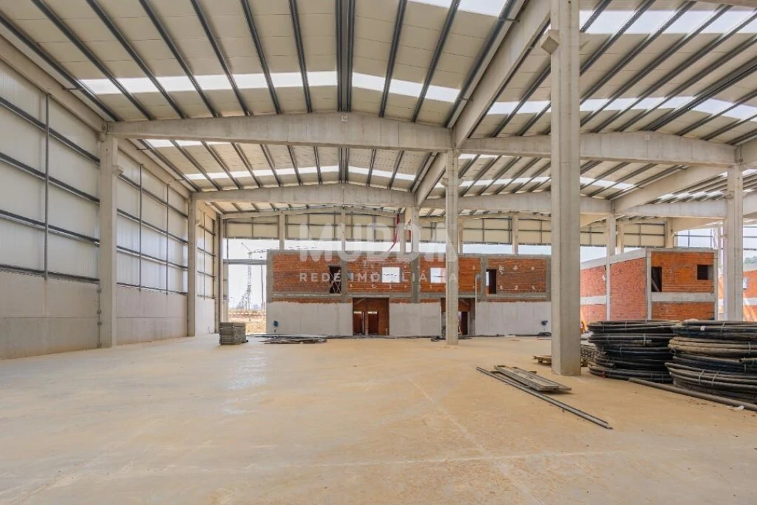 Armazém para Arrendamento em Chave Foto 4