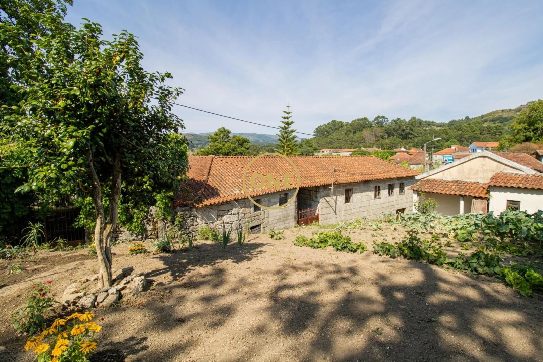 Moradia T3 para Venda em Rossas Foto 13