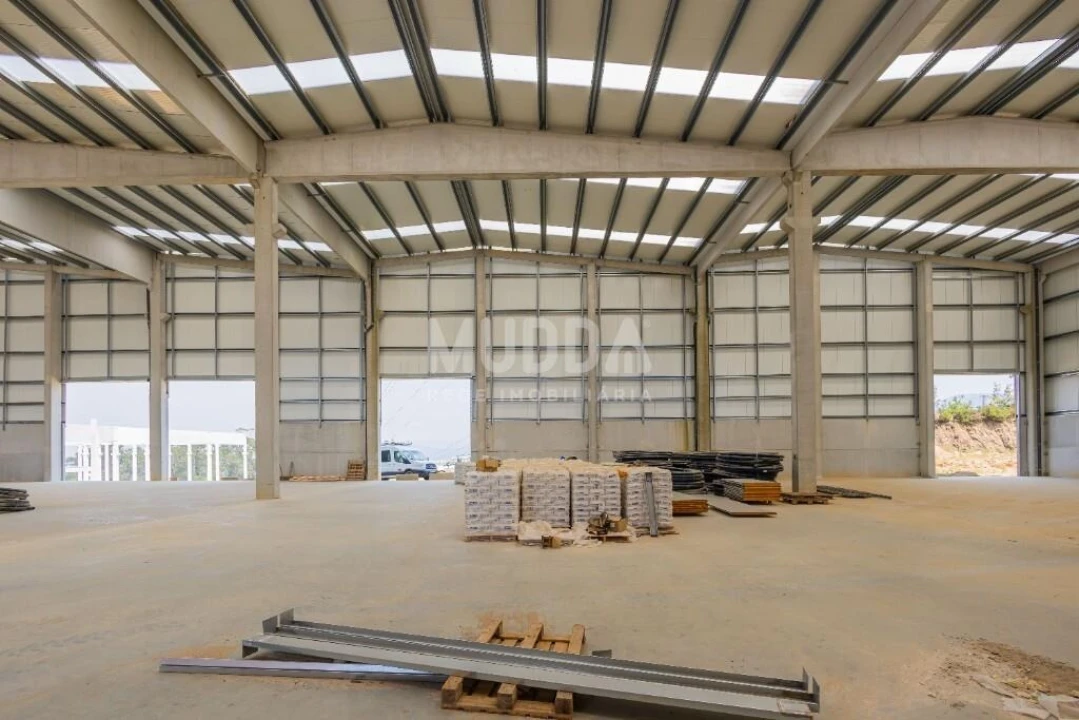 Armazém para Arrendamento em Chave Foto 3