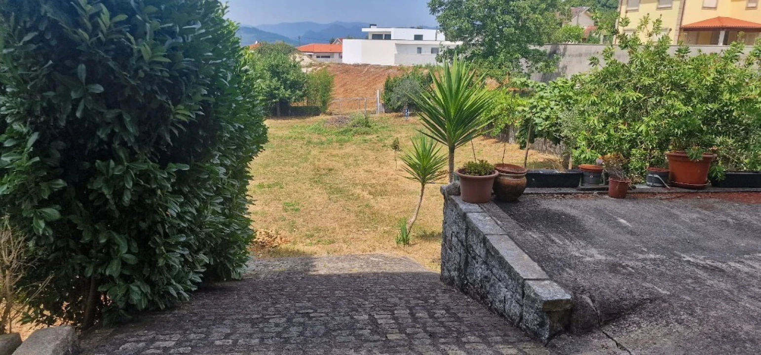 Moradia T4 para Venda em Tabuaças Foto 48