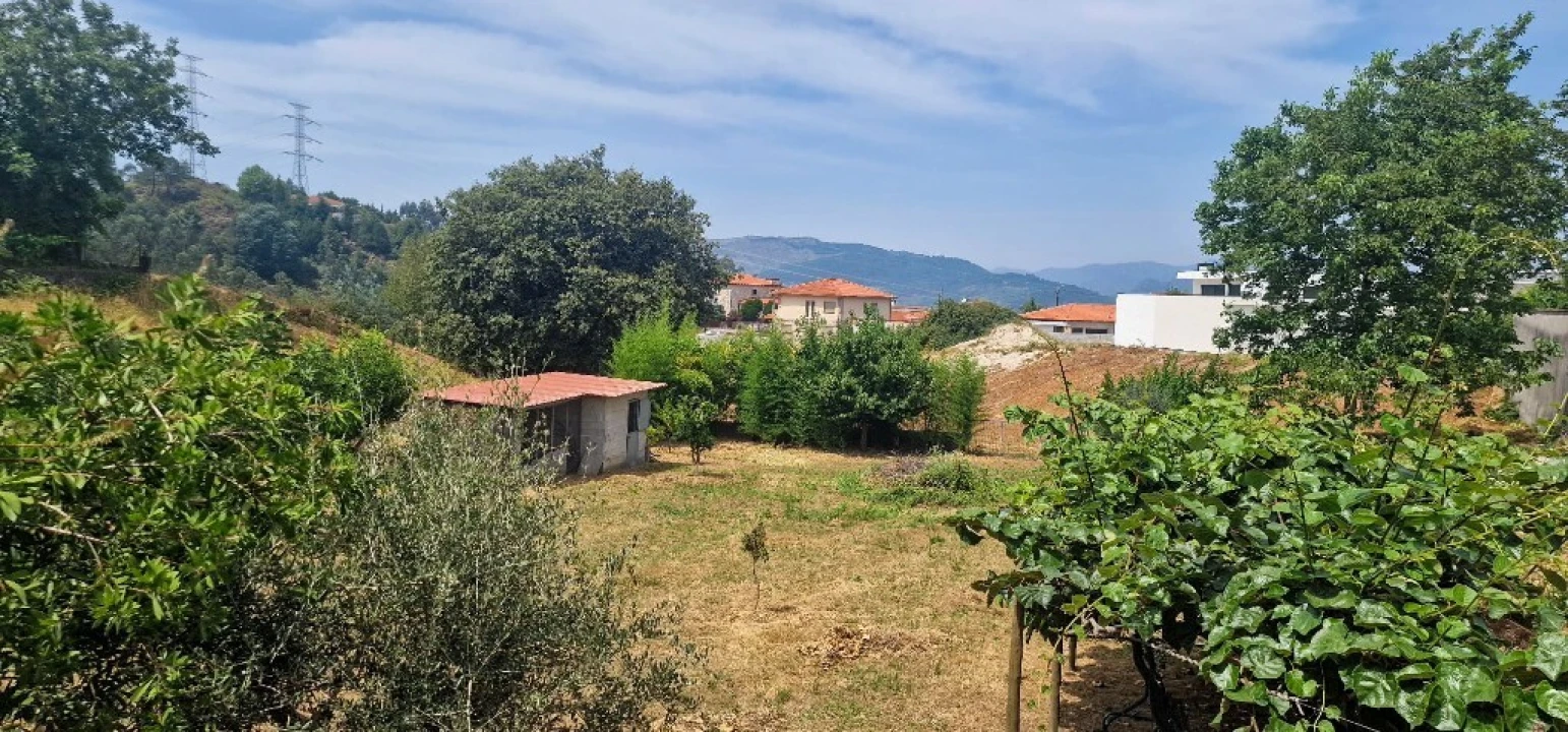 Moradia T4 para Venda em Tabuaças Foto 46