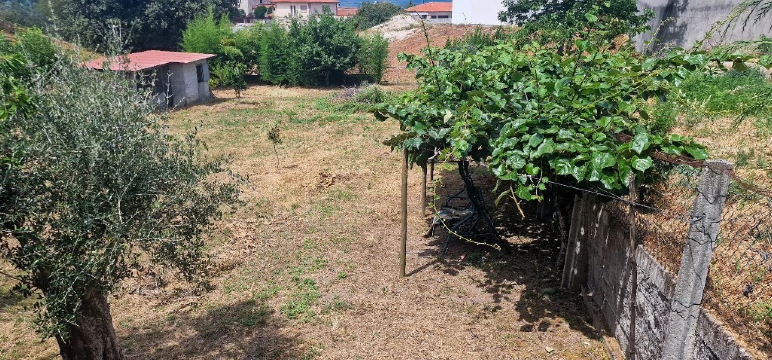 Moradia T4 para Venda em Tabuaças Foto 49