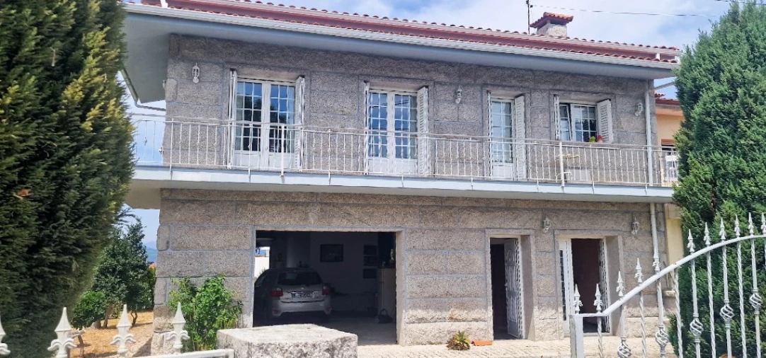 Moradia T4 para Venda em Tabuaças Foto 3