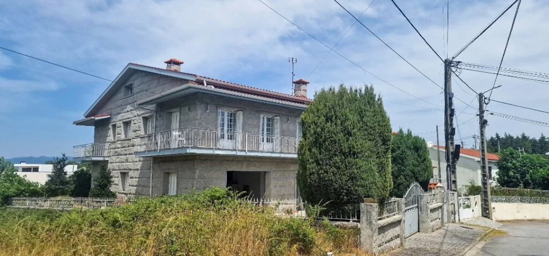 Moradia T4 para Venda em Tabuaças Foto 2