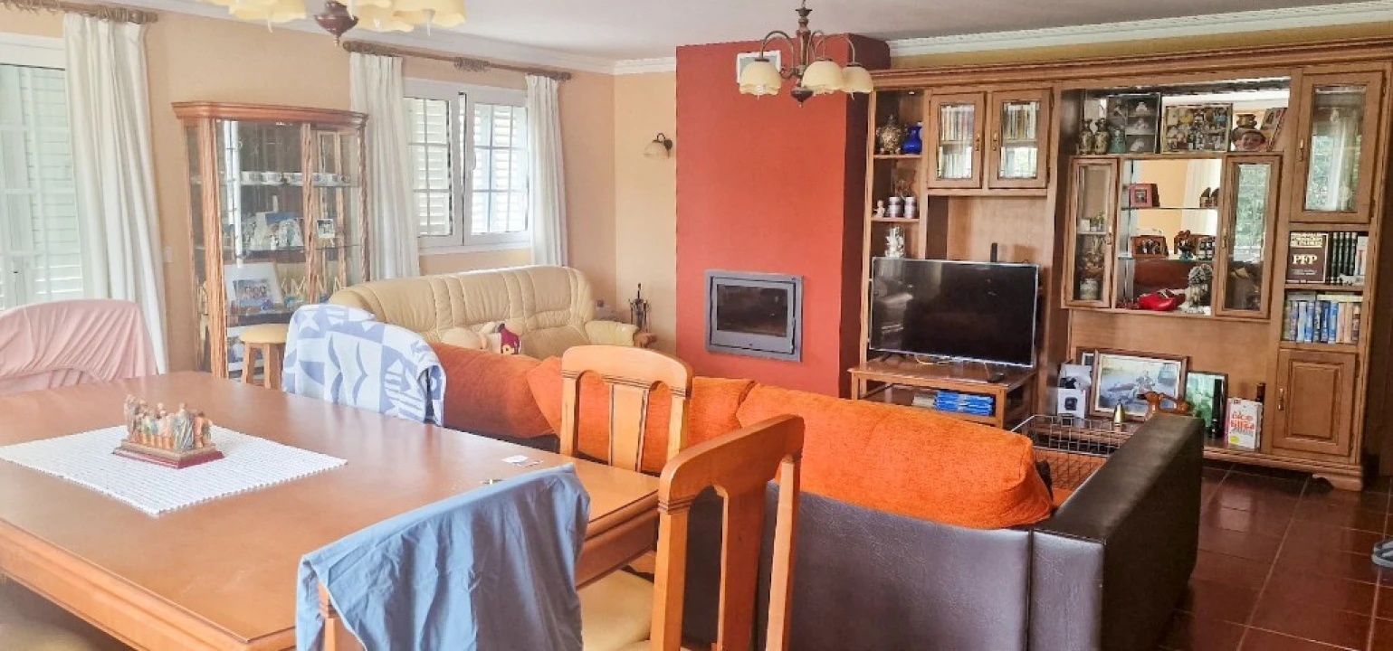 Moradia T4 para Venda em Tabuaças Foto 9