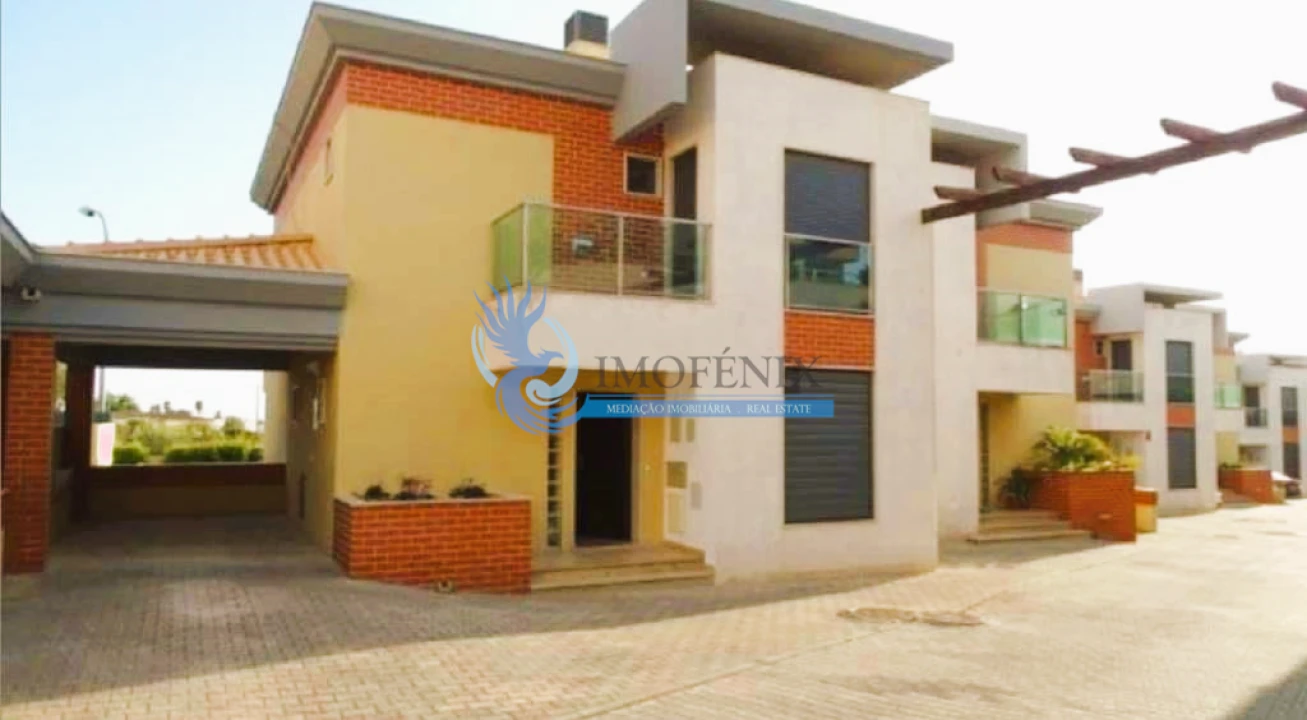 Moradia T4 para Arrendamento em Albufeira e Olhos de Água Foto 2