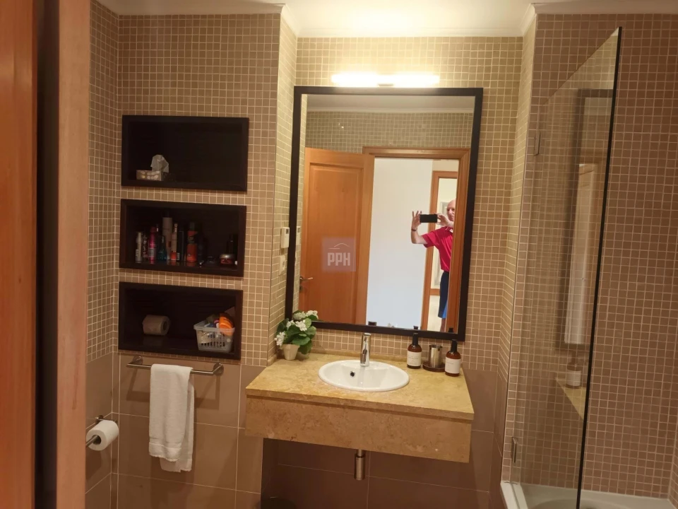 Apartamento T2 para Venda em Quarteira Foto 7