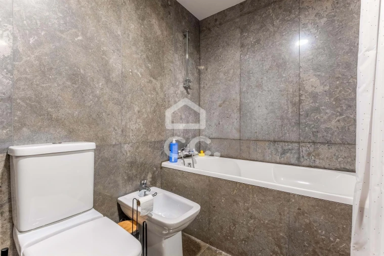 Apartamento T2 para Venda em Vila Nova da Telha Foto 16