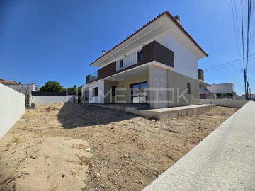 Moradia T4 para Venda em Azeitão (São Lourenço e São Simão)