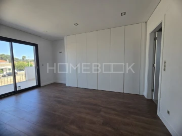 Moradia T4 para Venda em Azeitão (São Lourenço e São Simão)
