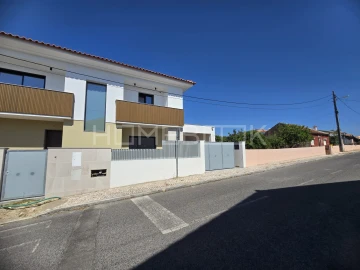 Moradia T4 para Venda em Azeitão (São Lourenço e São Simão)