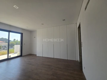 Moradia T4 para Venda em Azeitão (São Lourenço e São Simão)