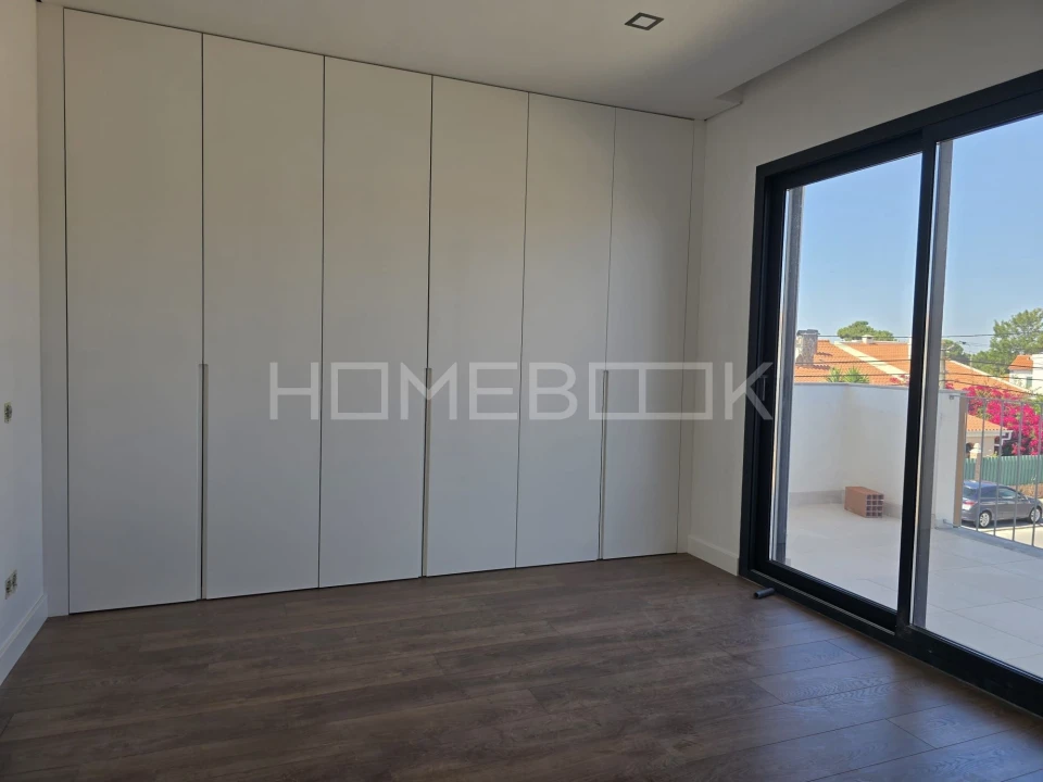 Moradia T4 para Venda em Azeitão (São Lourenço e São Simão) Foto 33