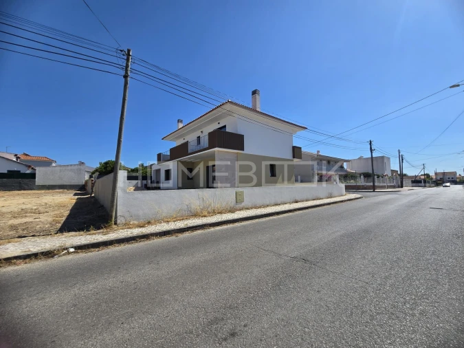 Moradia T4 para Venda em Azeitão (São Lourenço e São Simão) Foto 29