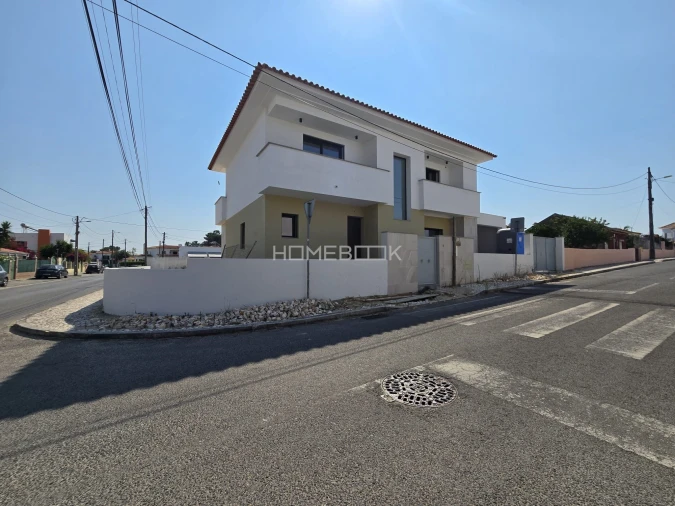 Moradia T4 para Venda em Azeitão (São Lourenço e São Simão) Foto 5