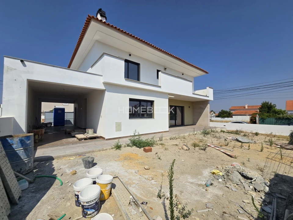 Moradia T4 para Venda em Azeitão (São Lourenço e São Simão) Foto 10