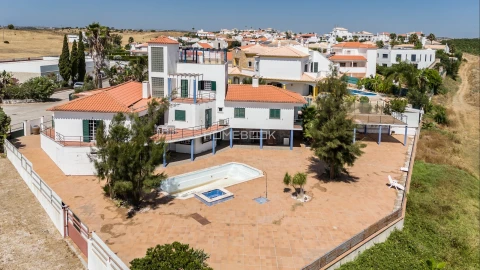 Moradia T5 para Venda em Castro Marim