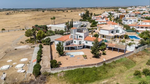 Moradia T5 para Venda em Castro Marim