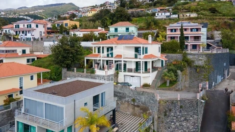 Moradia T4 para Venda em Funchal (Santa Maria Maior)