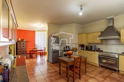 Moradia T4 para Venda em Funchal (Santa Maria Maior)