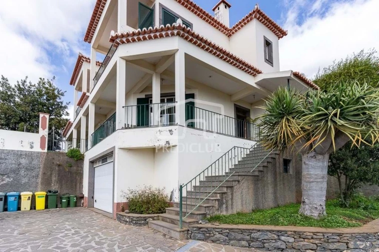 Moradia T4 para Venda em Funchal (Santa Maria Maior) Foto 3