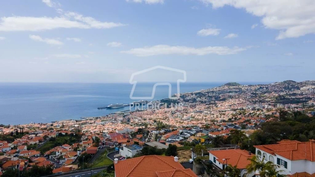 Moradia T4 para Venda em Funchal (Santa Maria Maior) Foto 29