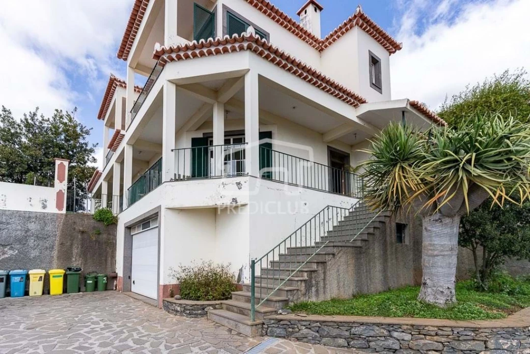 Moradia T4 para Venda em Funchal (Santa Maria Maior) Foto 3