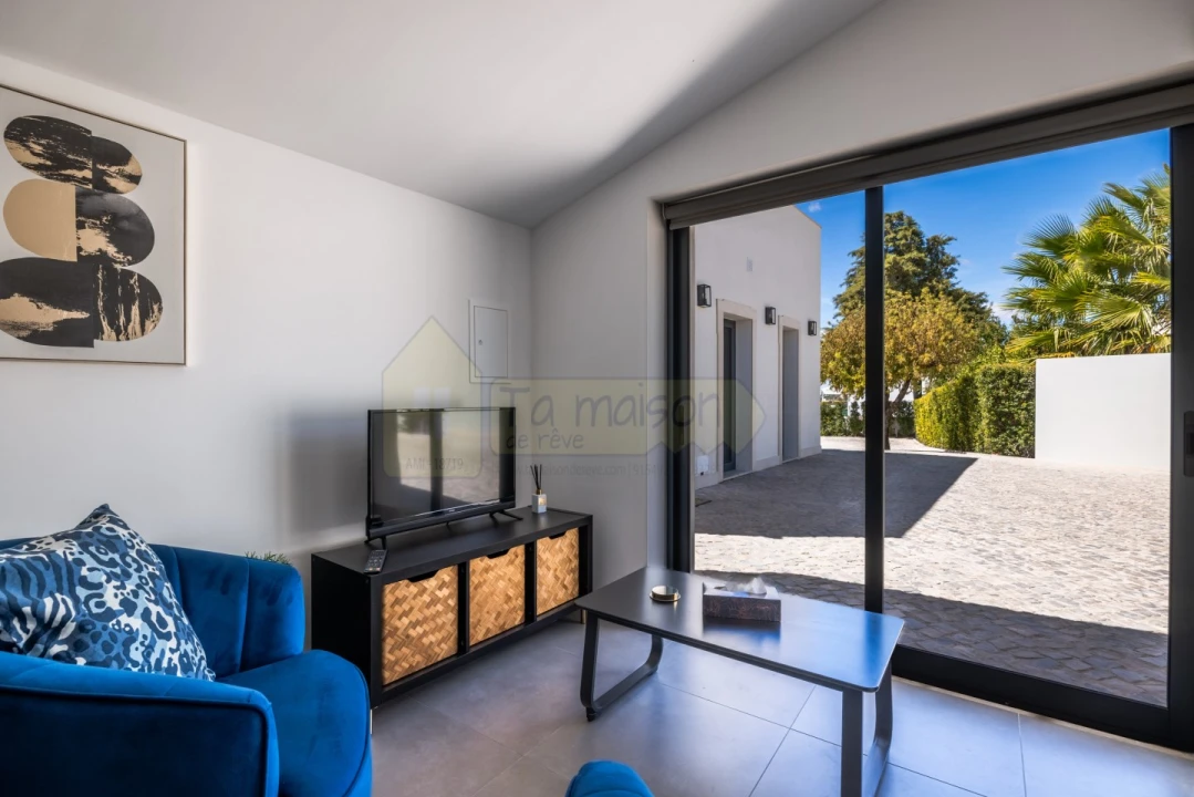 Moradia T6 para Venda em Santa Barbara de Nexe Foto 49