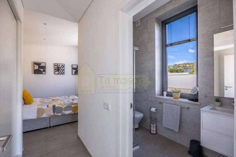 Moradia T6 para Venda em Santa Barbara de Nexe Foto 34