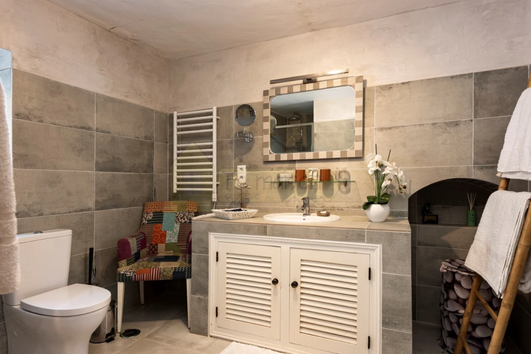 Moradia T4 para Venda em Salir Foto 15